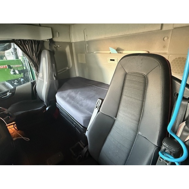 فولفو FH460-46447379