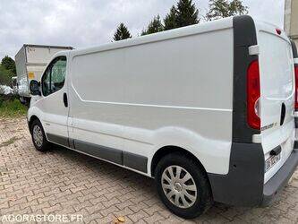 2013-renault-trafic-1439987-46451422