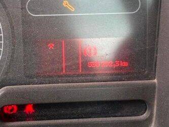 2011-renault-premium-1439990-46451447