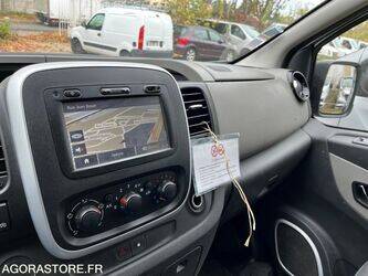 2015-renault-trafic-1440011-46451728