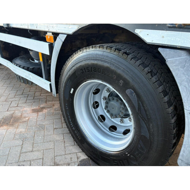 2011 فولفو FMX-46452169