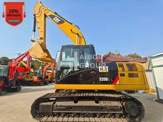 صورة ل حفارات مجنزرة 2024 كاتربيلر 320D2L