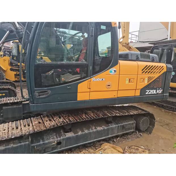 2020 Hyundai 220LVS-46452358