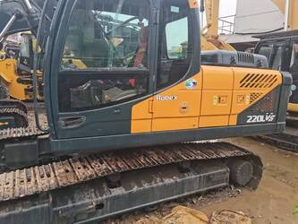 2020-hyundai-220lvs-1440041-46452358