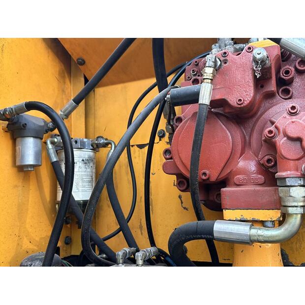 2020 Hyundai 210-46452373