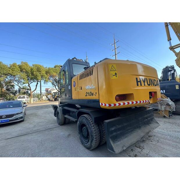 2020 Hyundai 210-46452376