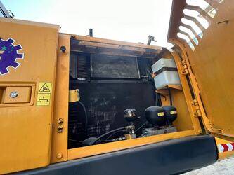 2020-hyundai-210-46452377