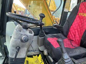 2020-hyundai-210-46452378