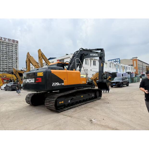 2018 هيونداي R220LC-9S-46452419