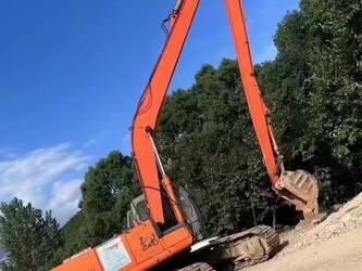 صورة ل حفارات مجنزرة 2020 هيتاشى ZX240-6