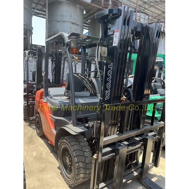 2019 تويوتا 02-8FD30-46452645