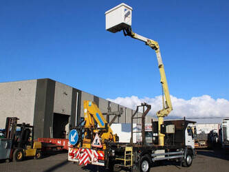 2002-man-14-224-1440096-46453264