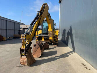 2017-caterpillar-432f2-1440099-46453355