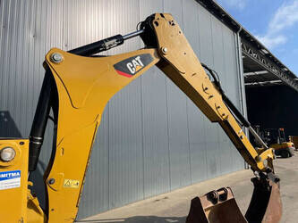 2017-caterpillar-432f2-1440099-46453356