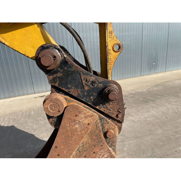 2017 Caterpillar 432F2-46453360