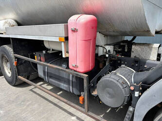 2000-renault-rincheval-1440102-46453442