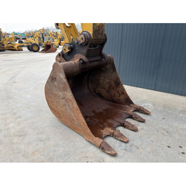 2016 Caterpillar 320FL-46455024