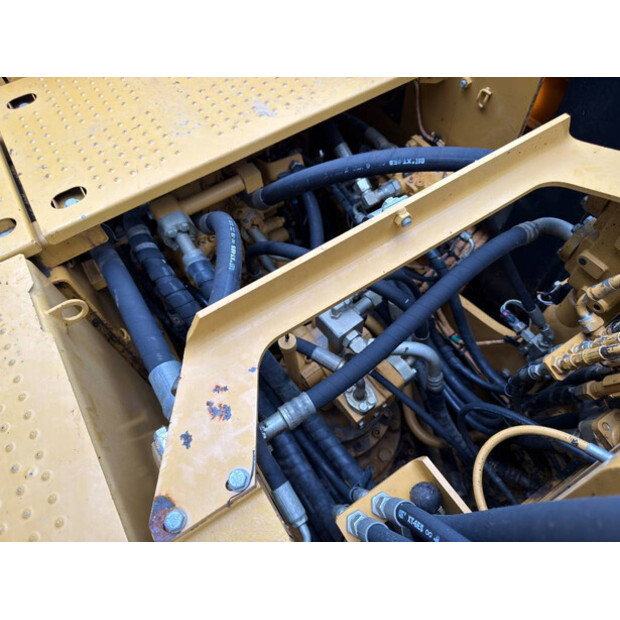 2016 Caterpillar 320FL-46455035