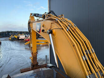 2019-caterpillar-323-1440258-46455089