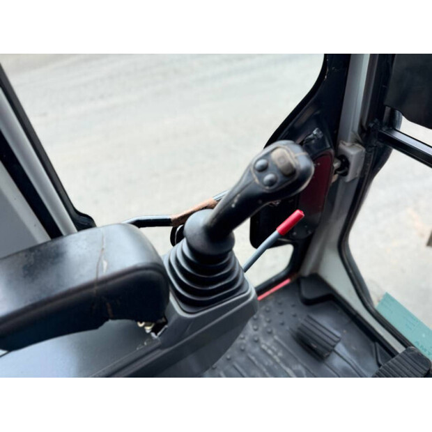 2017 TAKEUCHI TB230-46455860