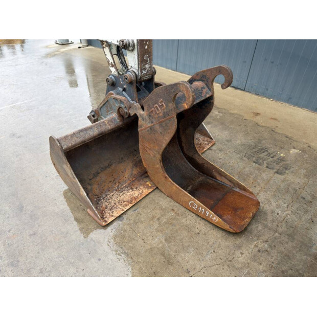 2010 TAKEUCHI TB235-46455874