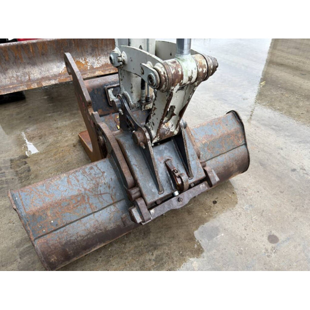 2010 TAKEUCHI TB235-46455876