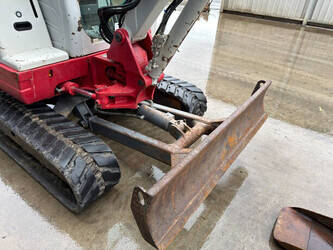 2010-takeuchi-tb235-1440275-46455883