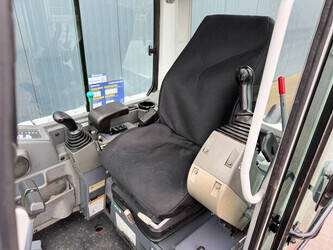 2010-takeuchi-tb235-1440275-46455888