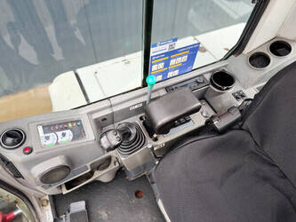 2010-takeuchi-tb235-1440275-46455890