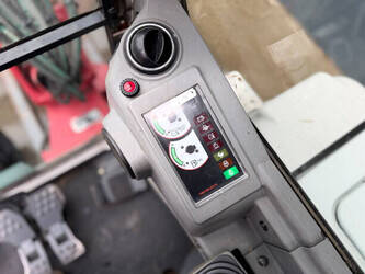 2010-takeuchi-tb235-1440275-46455899