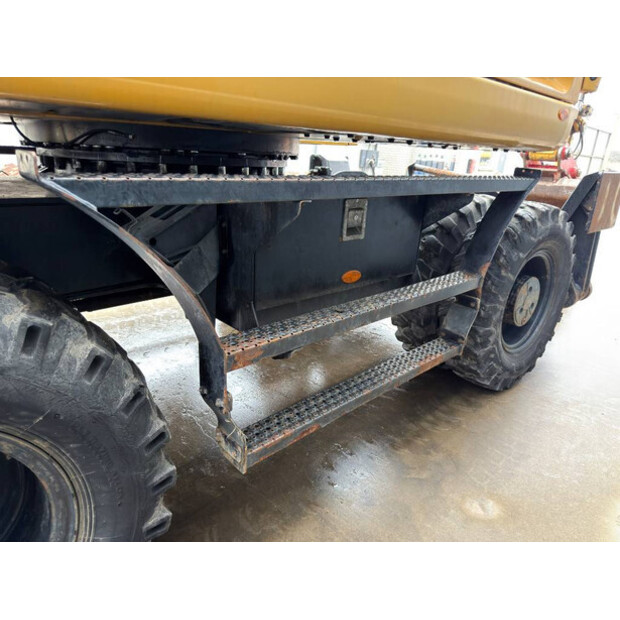 2015 كاتربيلر M318F-46456387