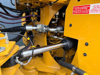 2023-caterpillar-972-14a-4400h-idle-time-original-paint-1440294-46456820