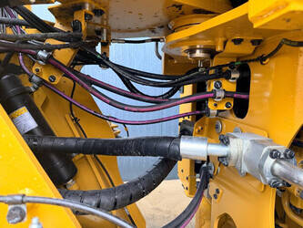 2023-caterpillar-972-14a-4400h-idle-time-original-paint-1440294-46456821