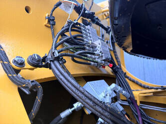 2023-caterpillar-972-14a-4400h-idle-time-original-paint-1440294-46456825