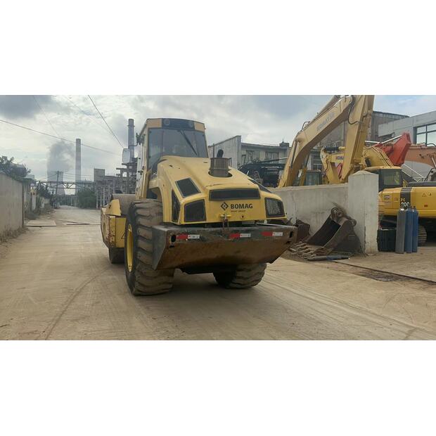 2018 BOMAG BW226-46457002