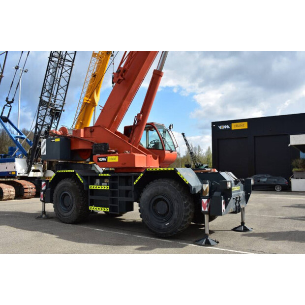 2011 تيريكس A600-46457181