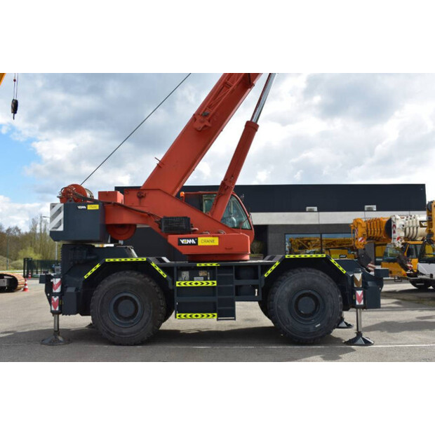 2011 تيريكس A600-46457184