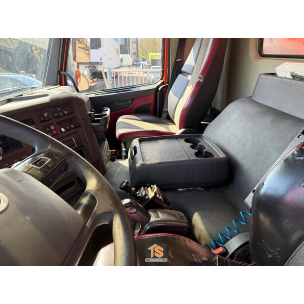 2016 فولفو FM-46457284