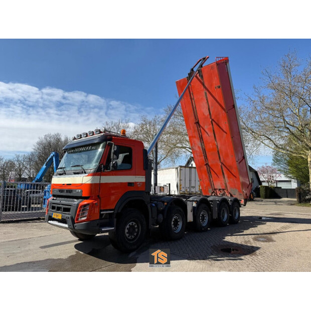 2016 فولفو FM-46457288