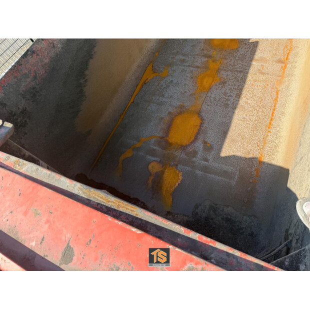 2016 فولفو FM-46457294