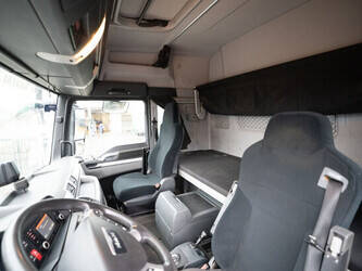 2016-man-tgx-18-480-1440343-46457557