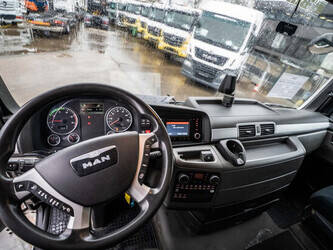 2016-man-tgx-18-480-1440343-46457558