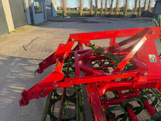 2004-unia-u680-46457984