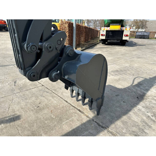 2019 فولفو EC55D-46458150