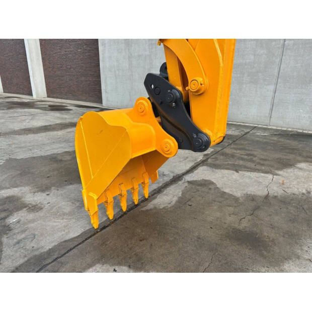 2012 جيه سي بي 8056-46458228