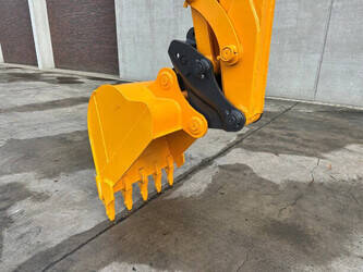 2012-jcb-8056-1440356-46458228