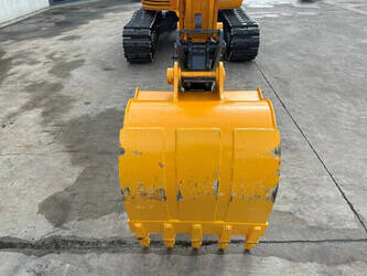 2012-jcb-8056-1440356-46458229