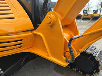 2012-jcb-8056-1440356-46458235