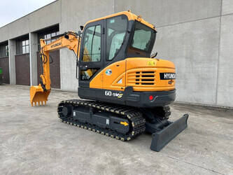 2015-hyundai-r60vs-1440360-46458388