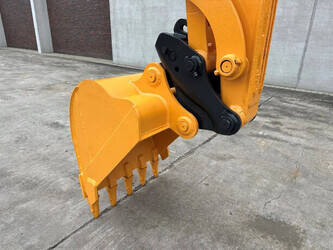 2015-hyundai-r60vs-1440360-46458390